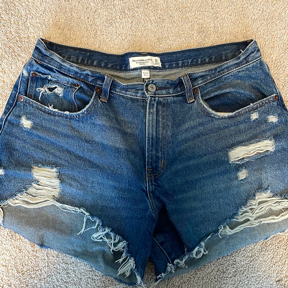 A&F | Curve Love Mid Rise Boyfriend Short